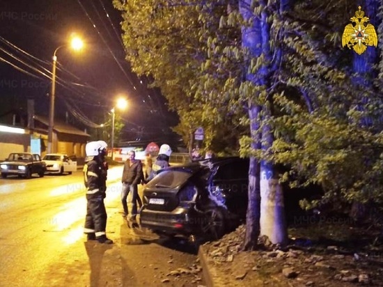 В Калуге несколько человек пострадали в ночном ДТП