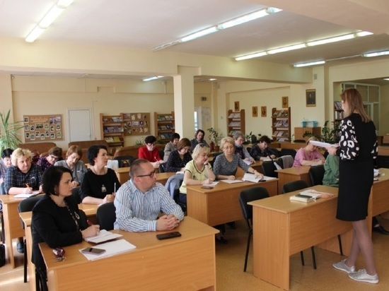 Готовность школ к экзаменам обсудили в Серпухове