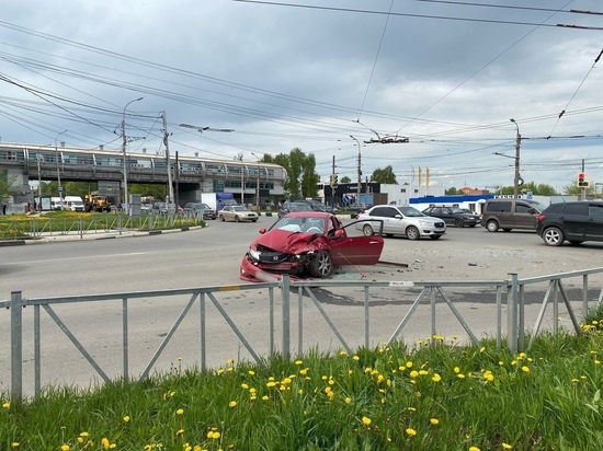 В Рязани возле Центрального автовокзала произошло серьезное ДТП