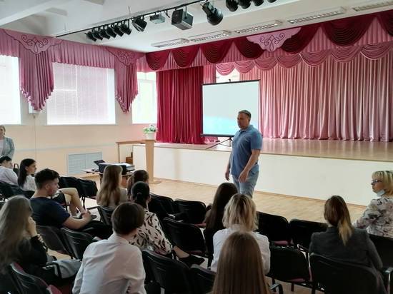 Илья Яхонтов побывал на КИНОуроке в костромской школе