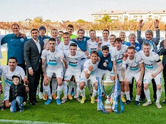 "Севастополь" побеждает и досрочно становится чемпионом