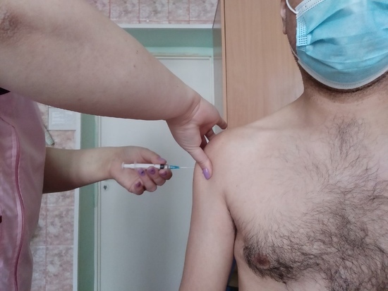 В Омской области прививку от коронавируса поставили уже 183 528 жителей