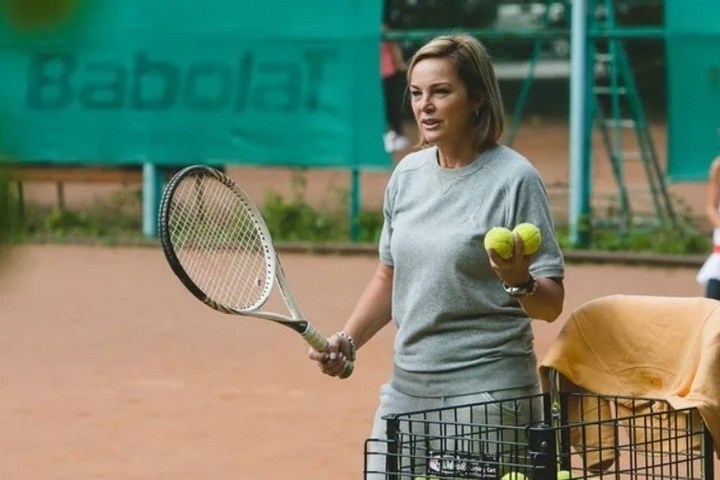 18-летняя теннисистка утверждает, что Марина Марьенко побила ее ракеткой