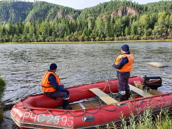 Тувинский поисково-спасательный отряд ищет на реке Сой мужчину