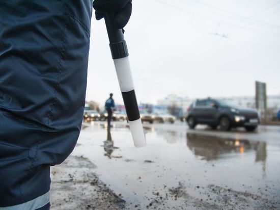 Автохам в Петербурге угрожал подростку сломать ноги и изнасиловать в кустах