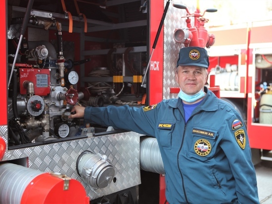 Руководство Костромской ГРЭС передало волгореченским пожарным две новых автоцистерны «Урал»
