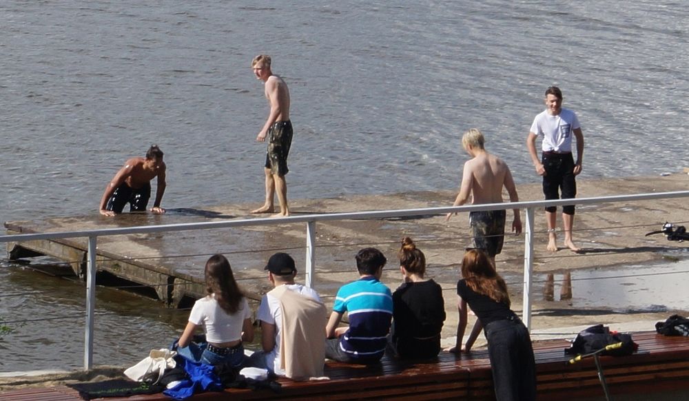 Жители Калуги открыли купальный сезон