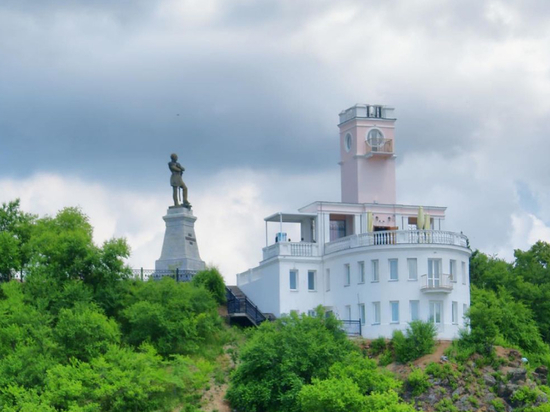 В Хабаровске спасут от разрушения знаменитое здание Амурского утеса