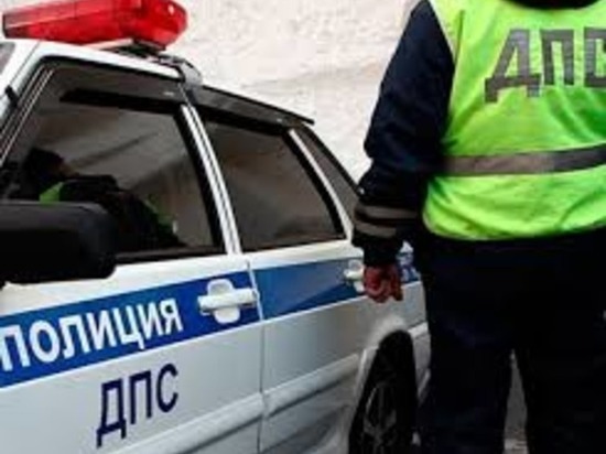 Инспектор ДПС ГИБДД в Барнауле попался на крупной взятке