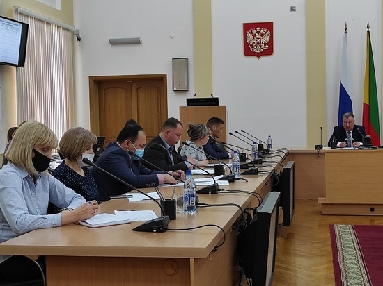 Гурулев поручил чиновникам начать вакцинацию с себя и быть примером забайкальцам