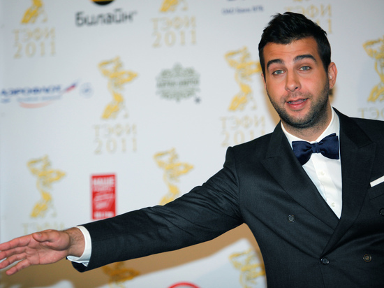 Ургант пошутил над Жириновским и упавшей со здания Госдумы буквой Г в своем шоу