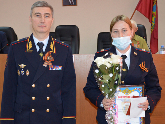 Под Брянском полицейские спасли на пожаре двух девочек