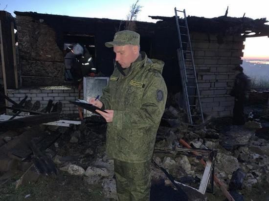 Саратовец устроил пожар в доме, а потом сбежал, оставив женщину и детей погибать