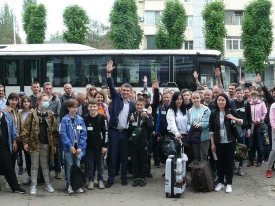 Дети из ЛНР отправились на отдых в Подмосковье