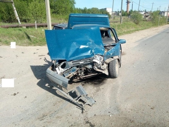 В Подосиновском районе водитель без прав на ИЖе въехал в иномарку