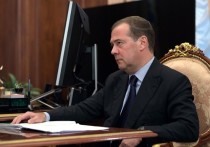 Замглавы Совбеза РФ Дмитрий Медведев заявил о возможной перспективе введения обязательной вакцинации