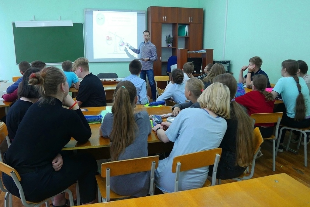 Лицей 8 псков. Лицей 20. Технический лицей Псков. Лицей 29 Псков. Гуманитарный лицей Псков фото.