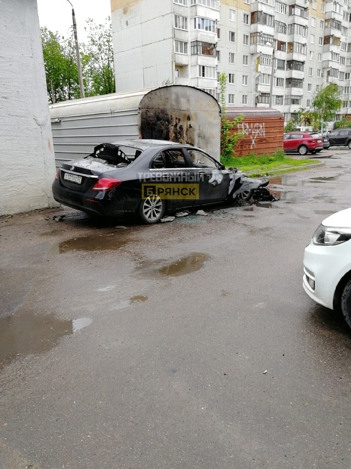 В Ставрополе сожгли Мерседес