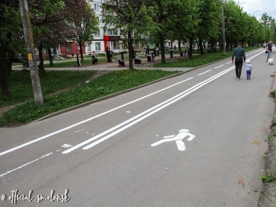 В Смоленске красят разметки для «великов», но зачем это всё