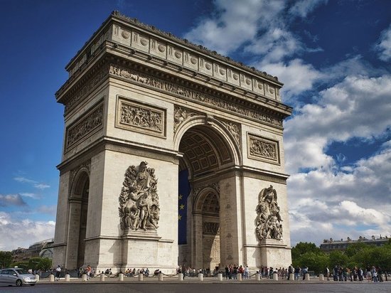 Французов предупредили об исчезновении из-за политики Парижа