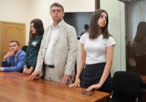 Очередной скандал назревает вокруг дела сестер Хачатурян, которые жестоко расправились со своим отцом и заявили, что в семье было насилие