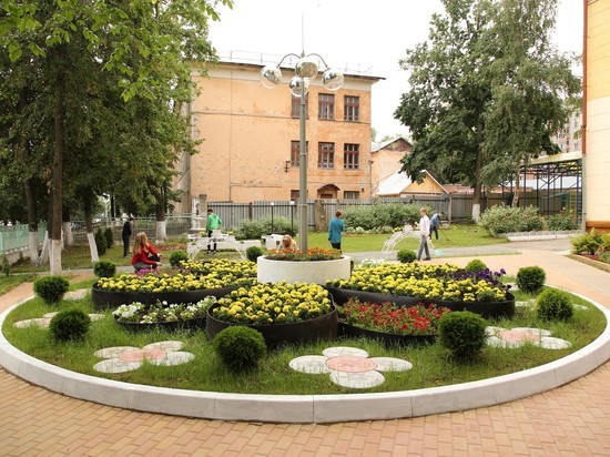 Кировчане украшают город цветами от Союза садоводов