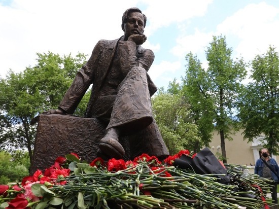 В Сарове открыли памятник Андрею Сахарову
