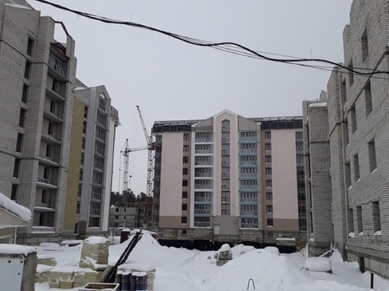 Прокуратура и депутаты контролируют ход стройки ЖК «Парковый» в Барнауле