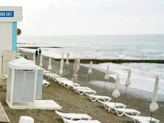 В Сочи готовят к летнему сезону около 200 пляжей