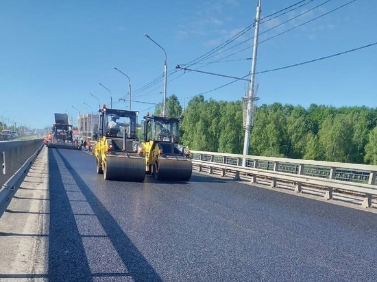 В Калуге укладку асфальта на Гагаринском мосту завершат в течение недели