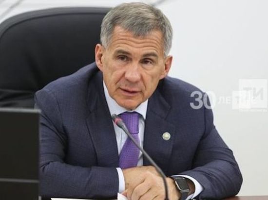 Миниханов встретился с родителями погибших в 175-й казанской гимназии детей