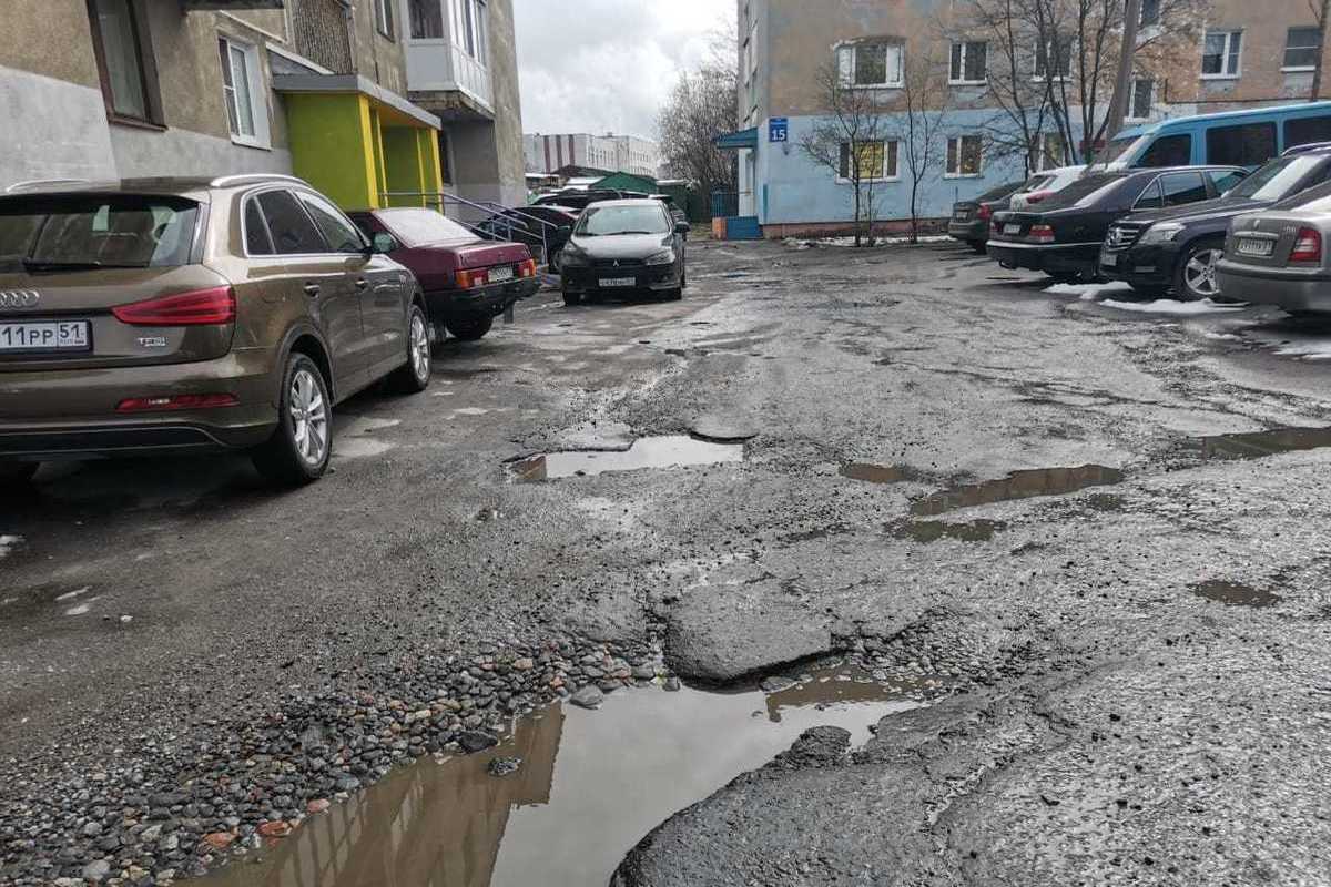 Ямы на дорогах Заполярья — самая обсуждаемая тема в соцсетях - МК Мурманск