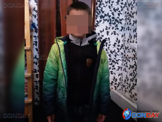 В Сальске мальчик выпал из окна 4-го этажа