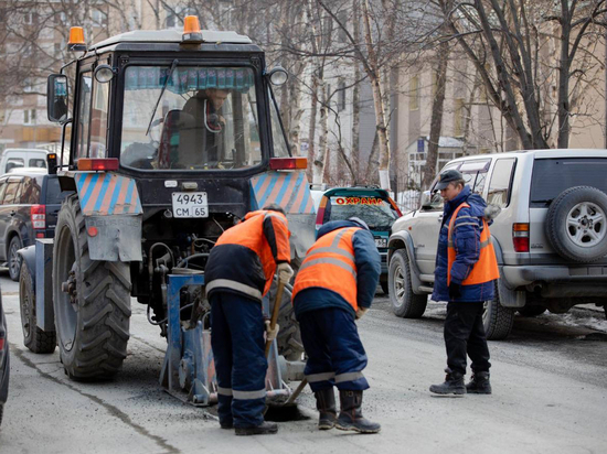 На Сахалине проблемные люки нанесут на карту