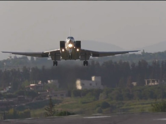 Ту-22 впервые приземлились на российской авиабазе Хмеймим в Сирии