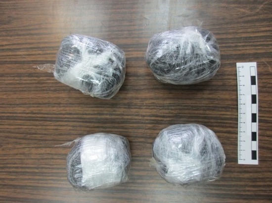 Смоленские полицейские поймали мужчину с огромной партией героина