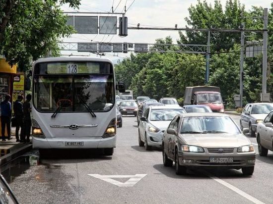 Спецполосы на дорогах Казахстана под угрозой отмены