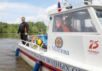 В преддверии летних каникул столичные пожарные и спасатели на воде рассказали, как обеспечат безопасность детей Москвы в летний период на водоемах и на суше