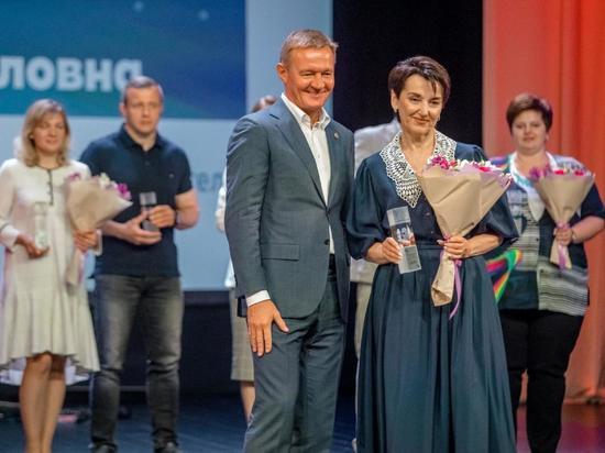 Глава Курской области Старовойт наградил лучших предпринимателей региона