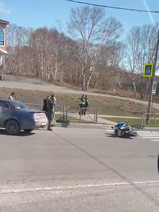 Мотоциклист, которому не уступили дорогу, попал в реанимацию