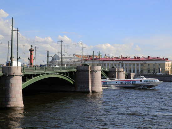 Биржевой мост в Петербурге отремонтируют за 2,4 млрд рублей