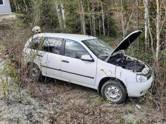 В «скорой» Ноябрьска рассказали о состоянии водителя перевернувшейся машины