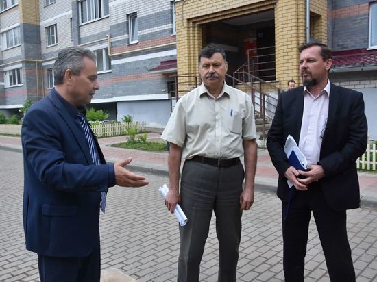 В Костроме Алексей Смирнов раскритиковал коммунальщиков за раскопанные улицы