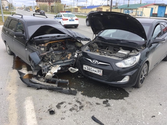 Не уступил дорогу: пассажир пострадал при столкновении авто в Надыме