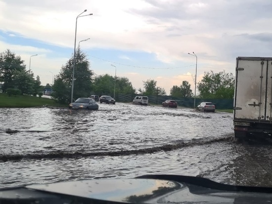 Ленинск-Кузнечане показали в соцсетях последствия шторма с ливнем