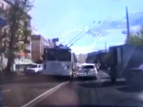Служебное расследование проведут по ехавшему по «встречке» троллейбусу в Чите