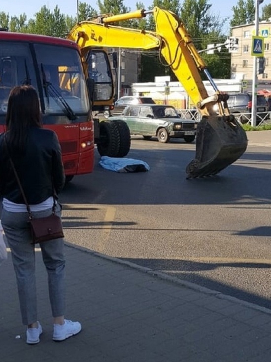 В Ярославле экскаватор убил пешехода