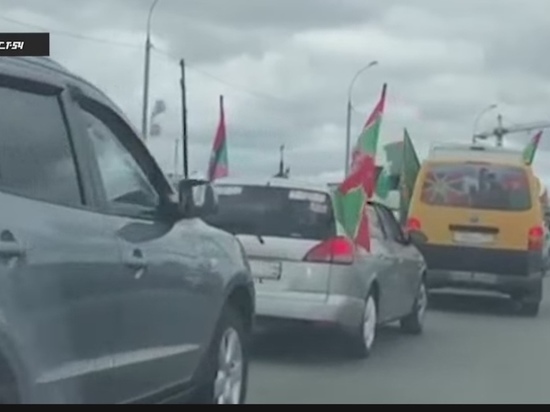 В Новосибирске пограничники устроили автопробег по улицам города