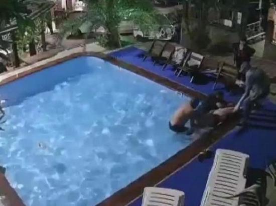 В Сочи владелец отеля с друзьями избили туриста