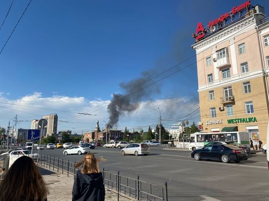 Тушению пожара в центре Омска помешали пробки